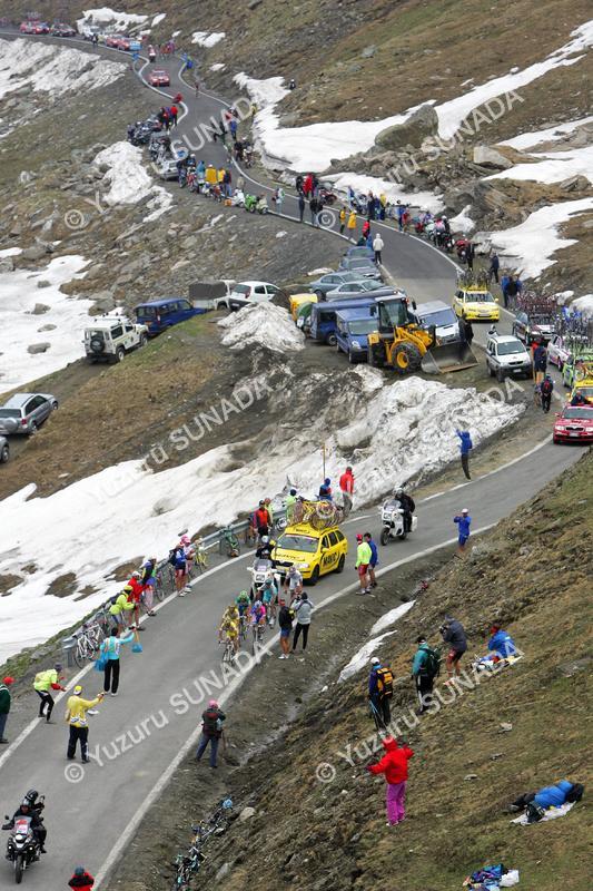 Peloton on Colle dell'Agnello014p.jpg